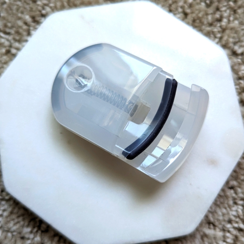 Muji Travel Eyelash Curler with replacement pad